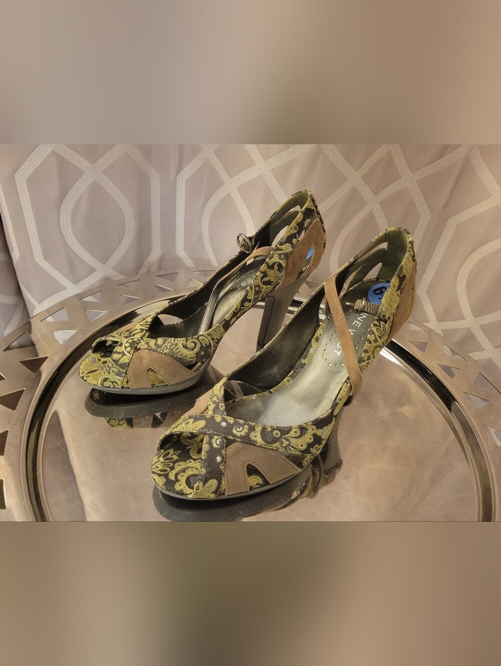 NWT Stunning Nine West Brocade Heels